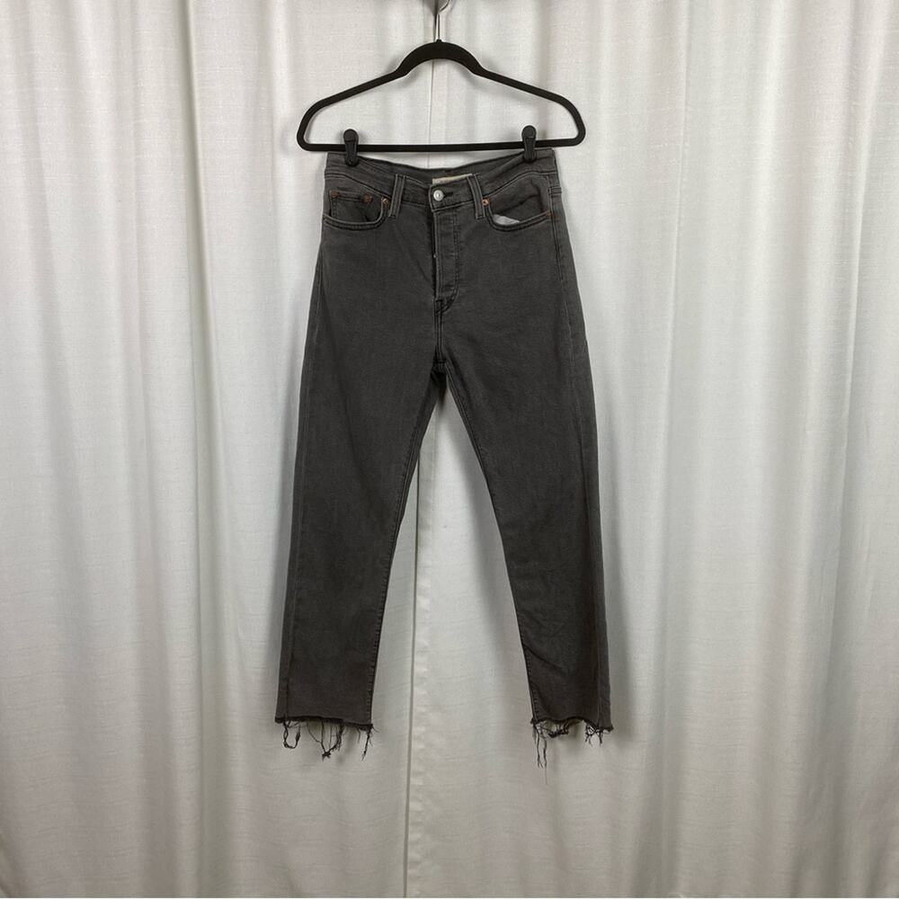 Levi’s Gray Wash Raw Hem Wedgie Straight Jeans Sz.29